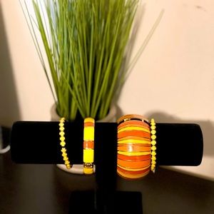 NWOT: Vintage Inspired Bangles (2) & Stretch Bracelets (2)